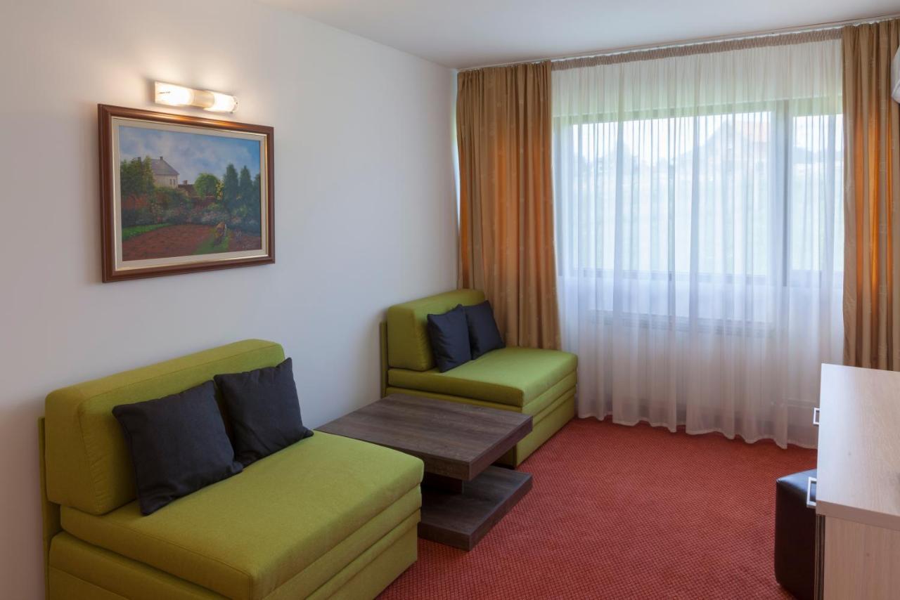 Hotel Livade Čačak Exteriér fotografie